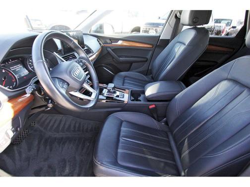 2023 Audi Q5 45 S line Premium