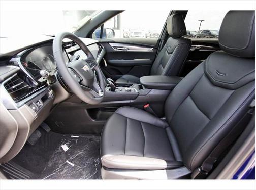 2025 Cadillac XT6 Luxury FWD