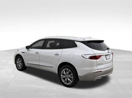 2024 Buick Enclave Essence FWD