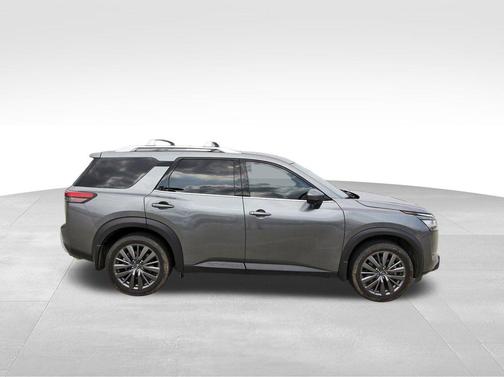 2024 Nissan Pathfinder SL FWD