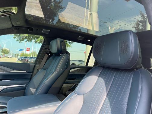 2025 Cadillac Escalade IQ Sport 2