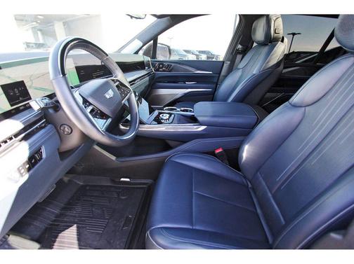 2025 Cadillac Escalade IQ Sport 2