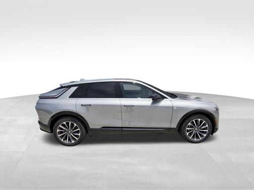 2025 Cadillac LYRIQ Sport