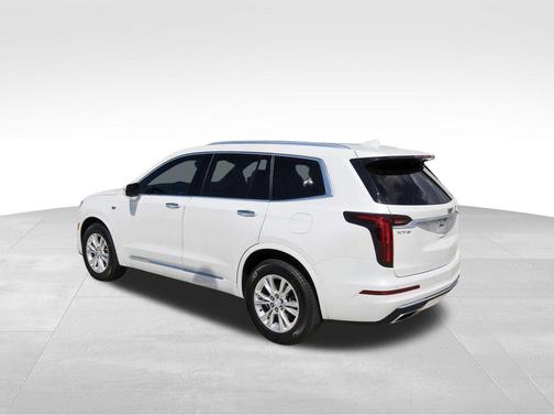 2023 Cadillac XT6 Luxury FWD