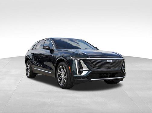 Emerald Lake Metallic 2026 Cadillac LYRIQ Luxury