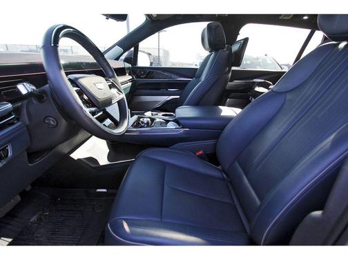 2025 Cadillac Escalade IQ Sport 2