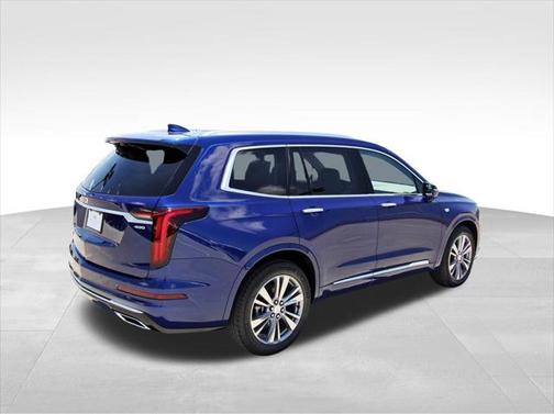 2025 Cadillac XT6 Premium Luxury FWD
