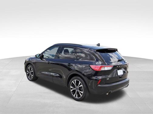 Agate Black Metallic 2021 Ford Escape SE