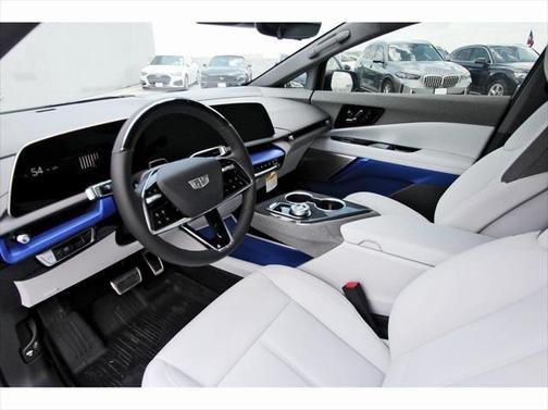 2025 Cadillac OPTIQ Luxury 1 AWD