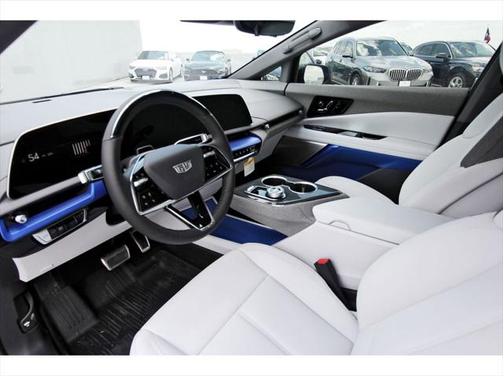 2025 Cadillac OPTIQ Luxury 1 AWD