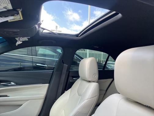 2022 Cadillac CT4 Luxury