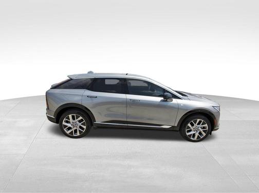 2025 Cadillac OPTIQ Luxury 2 AWD