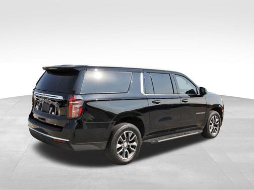 2023 Chevrolet Suburban LT