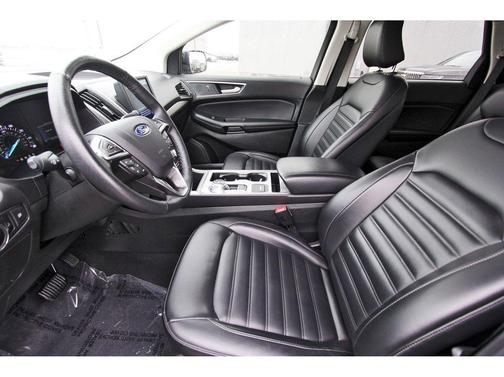 Black Metallic 2024 Ford Edge SEL