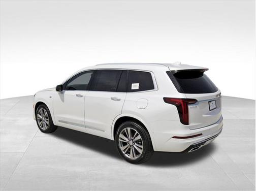 2025 Cadillac XT6 Premium Luxury FWD