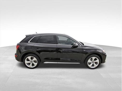 2022 Audi Q5 45 S line Premium Plus