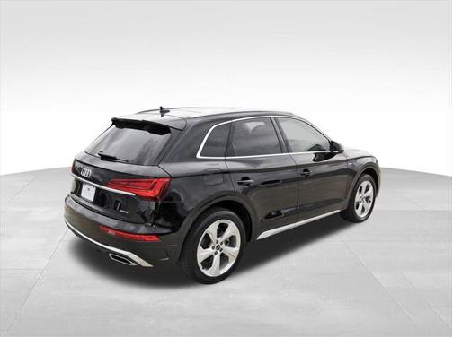 2022 Audi Q5 45 S line Premium Plus