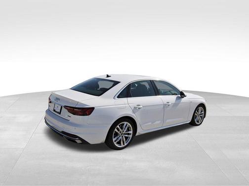 2022 Audi A4 45 S line Premium Plus