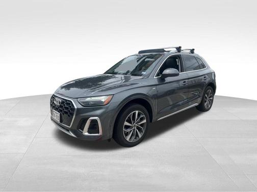 Daytona Gray Pearl Effect 2023 Audi Q5 45 S line Premium Plus