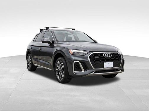 Daytona Gray Pearl Effect 2023 Audi Q5 45 S line Premium Plus