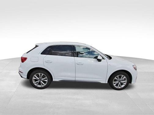 2023 Audi Q3 Premium 45 TFSI S line quattro Tiptronic