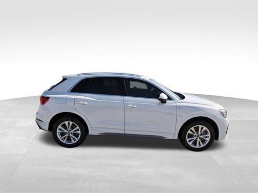 2023 Audi Q3 Premium 45 TFSI S line quattro Tiptronic