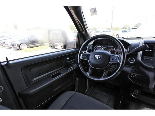 2024 RAM 3500 Tradesman Crew Cab 4x4 8' Box