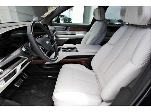 2026 Cadillac VISTIQ Luxury