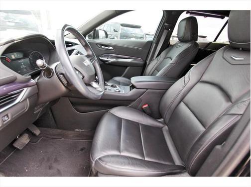 2022 Cadillac XT4 Luxury