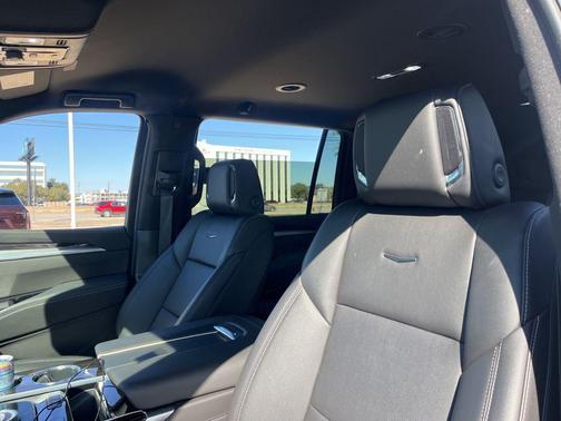 2025 Cadillac Escalade ESV Luxury