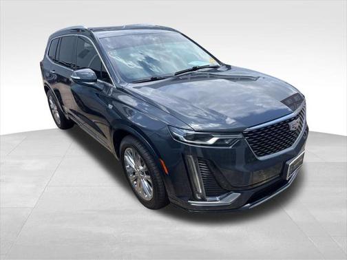 2022 Cadillac XT6 Premium Luxury FWD