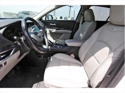 2023 Cadillac XT4 Luxury