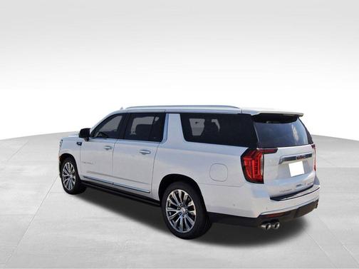 White Frost Tricoat 2023 GMC Yukon XL Denali