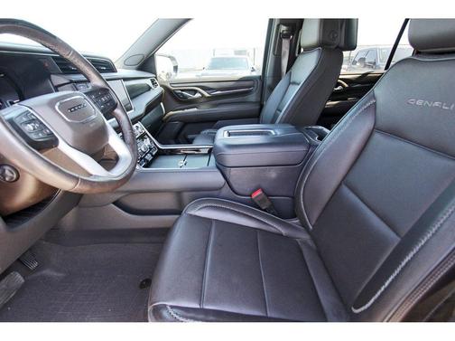 White Frost Tricoat 2023 GMC Yukon XL Denali