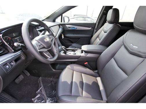 2025 Cadillac XT5 Luxury