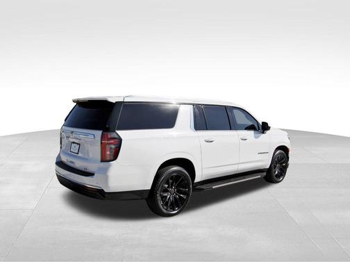 2023 Chevrolet Suburban LT