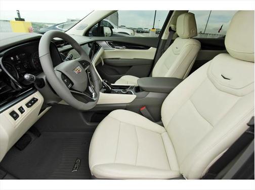 2025 Cadillac XT6 Premium Luxury FWD