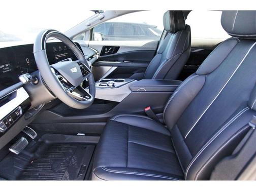 2026 Cadillac OPTIQ Premium Luxury