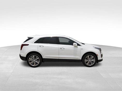 Crystal White Tricoat 2026 Cadillac XT5 Premium Luxury