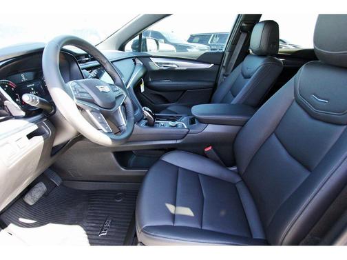 2025 Cadillac XT5 Luxury