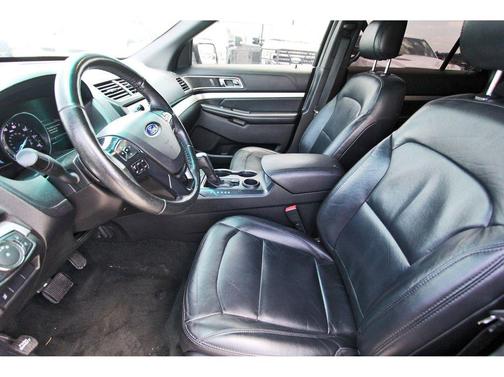 White Platinum Metallic Tri-Coat 2016 Ford Explorer XLT