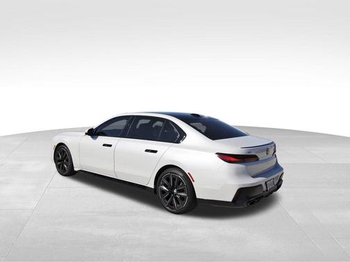 2024 BMW 760 i xDrive