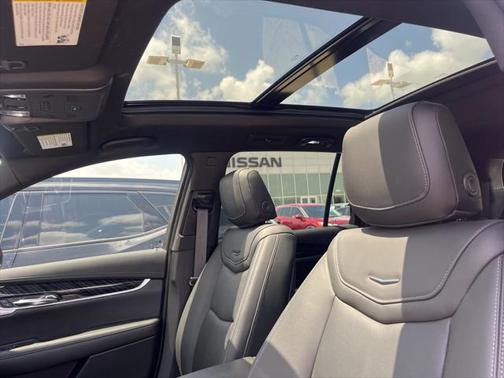 2024 Cadillac XT6 Premium Luxury FWD
