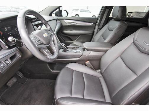 Stellar Black Metallic 2023 Cadillac XT5 Luxury