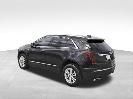 Stellar Black Metallic 2023 Cadillac XT5 Luxury