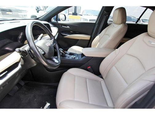 2024 Cadillac XT4 Luxury