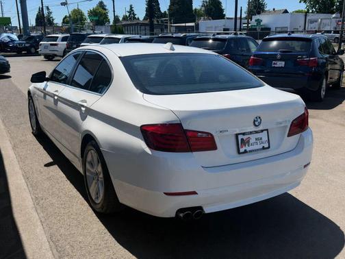 Alpine White 2013 BMW 528 xDrive