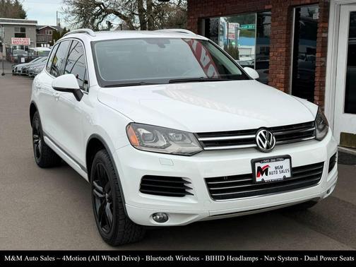 Pure White 2014 Volkswagen Touareg 3.6L Sport