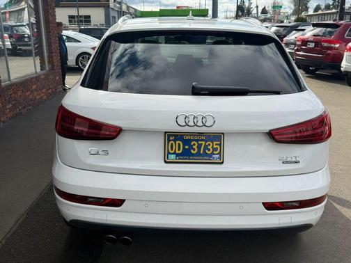 White 2016 Audi Q3 2.0T Premium Plus