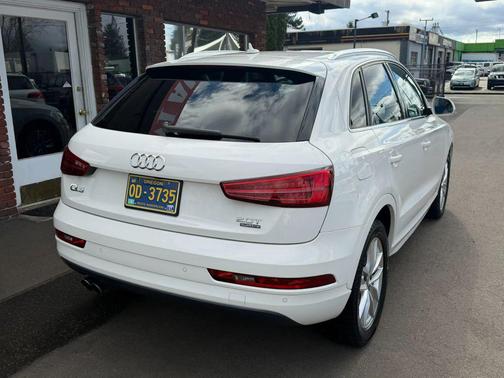 White 2016 Audi Q3 2.0T Premium Plus